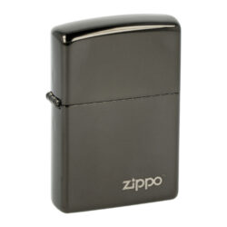 Zapalovač Zippo Ebony Logo, lesklý - Benzínový zapalovač Zippo 26332 High Polish Black Zippo Logo. Kvalitní zapalovač Zippo v leštěném gunmetalovém provedení je na přední straně zdobený logem Zippo. Zapalovač je dodávaný v originální krabičce s logem. Zapalovače Zippo nejsou při dodání naplněné benzínem. Originální příslušenství benzín Zippo, kamínky, knoty a vata do zapalovače Zippo, zajistí správné fungování benzínové zapalovače. Na mechanické závady zapalovače poskytuje Zippo doživotní záruku. Tuto záruku můžete uplatnit přímo u nás. Zapalovače jsou vyrobené v USA, Original Zippo® Bradford.
